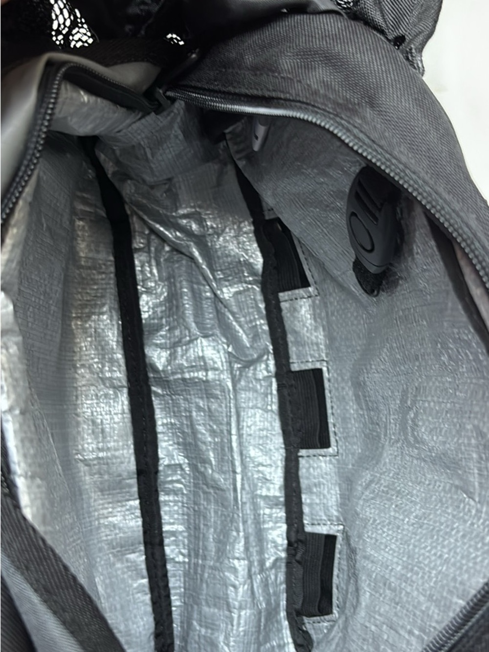 Typhoon Ironman 8 waistpack for paddle boarding, hiking, etc. - Picture 3 of 4